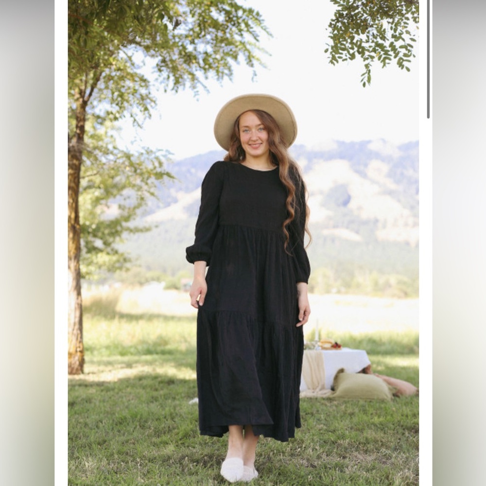 SOLD 🖤Savana Dainty Jewells dress🖤 - Picture 1 of 1